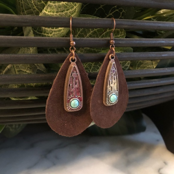 Leather Earrings - Picture 2 of 3